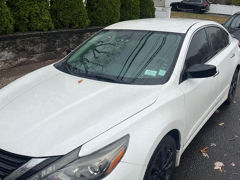 Used 2017 Nissan Altima 2.5 SR w/ Midnight Edition Package image 5