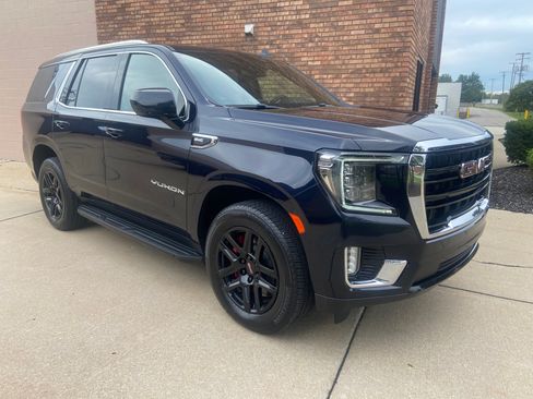 Used 2021 GMC Yukon SLE AWD/4WD image 1
