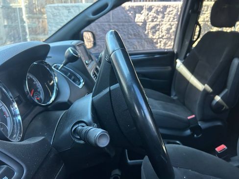 Used 2018 Dodge Grand Caravan SE image 6