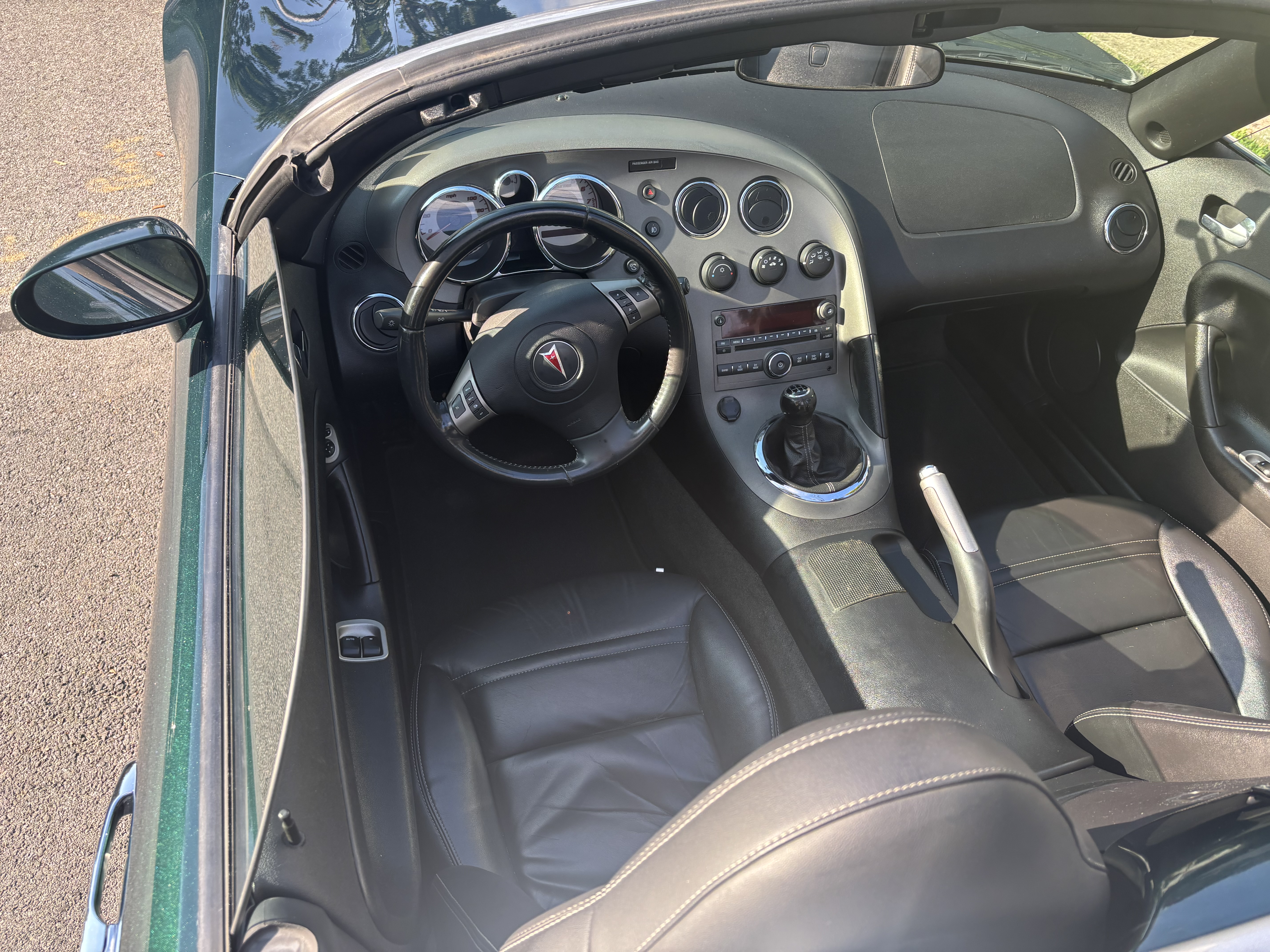 Used 2006 Pontiac Solstice Convertible w/ Premium Package RWD image 14