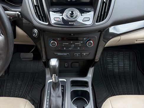 Used 2017 Ford Escape Titanium image 13