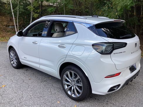 Used 2024 Buick Encore GX Avenir w/ Avenir Convenience Package image 10