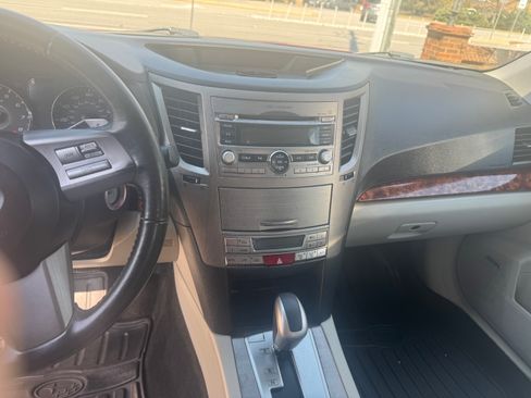 Used 2011 Subaru Outback 2.5i Limited w/ PWR Moonroof Pkg image 13