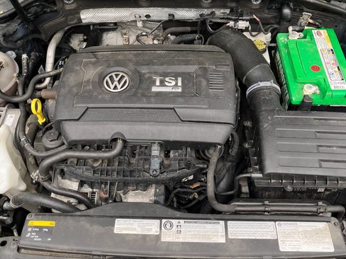 Used 2017 Volkswagen Golf 4-Door AWD/4WD image 6