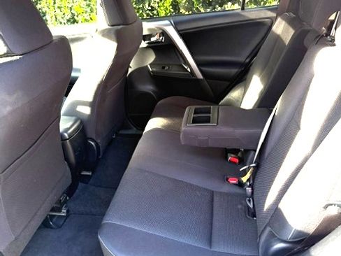 Used 2017 Toyota RAV4 XLE image 8