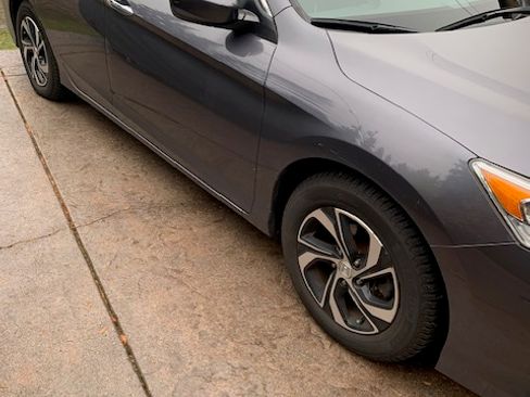 Used 2017 Honda Accord LX image 4