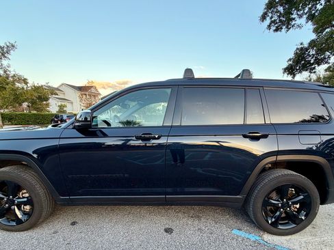 Used 2024 Jeep Grand Cherokee L Limited w/ Black Appearance Package image 2