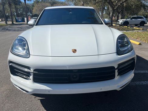 Used 2020 Porsche Cayenne Sport Utility 4D image 8