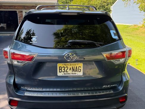 Used 2015 Toyota Highlander XLE AWD/4WD image 4