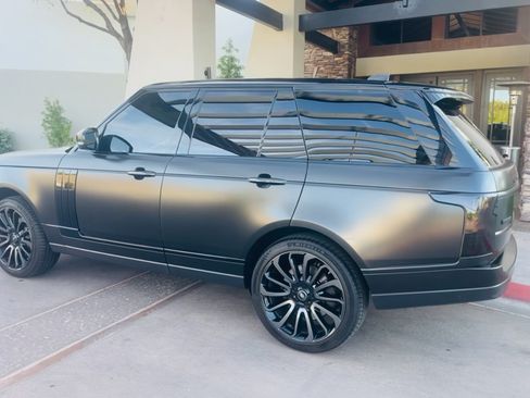 Used 2017 Land Rover Range Rover Supercharged image 1