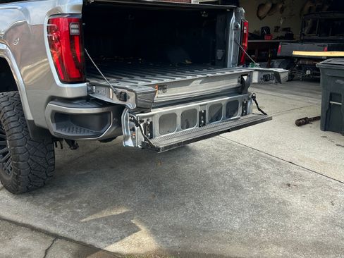 Used 2024 GMC Sierra 2500 Denali w/ Denali Reserve Package image 10