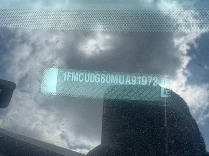 Used 2021 Ford Escape SE w/ Convenience Package