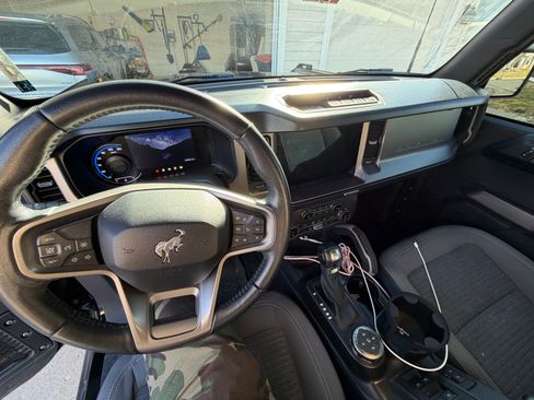 Used 2022 Ford Bronco Outer Banks image 11