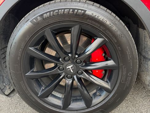 Used 2021 Tesla Model Y Performance image 18