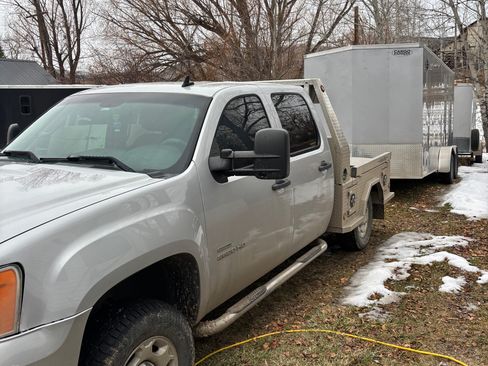 Used 2010 GMC Sierra 2500 SLE w/ Suspension Package, Off-Road image 14