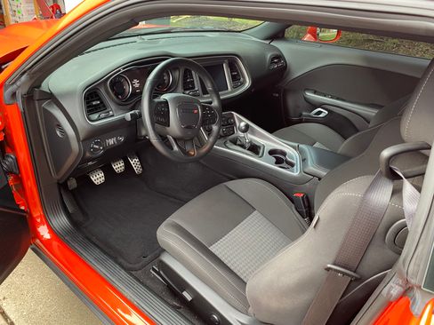 Used 2022 Dodge Challenger R/T Scat Pack image 9