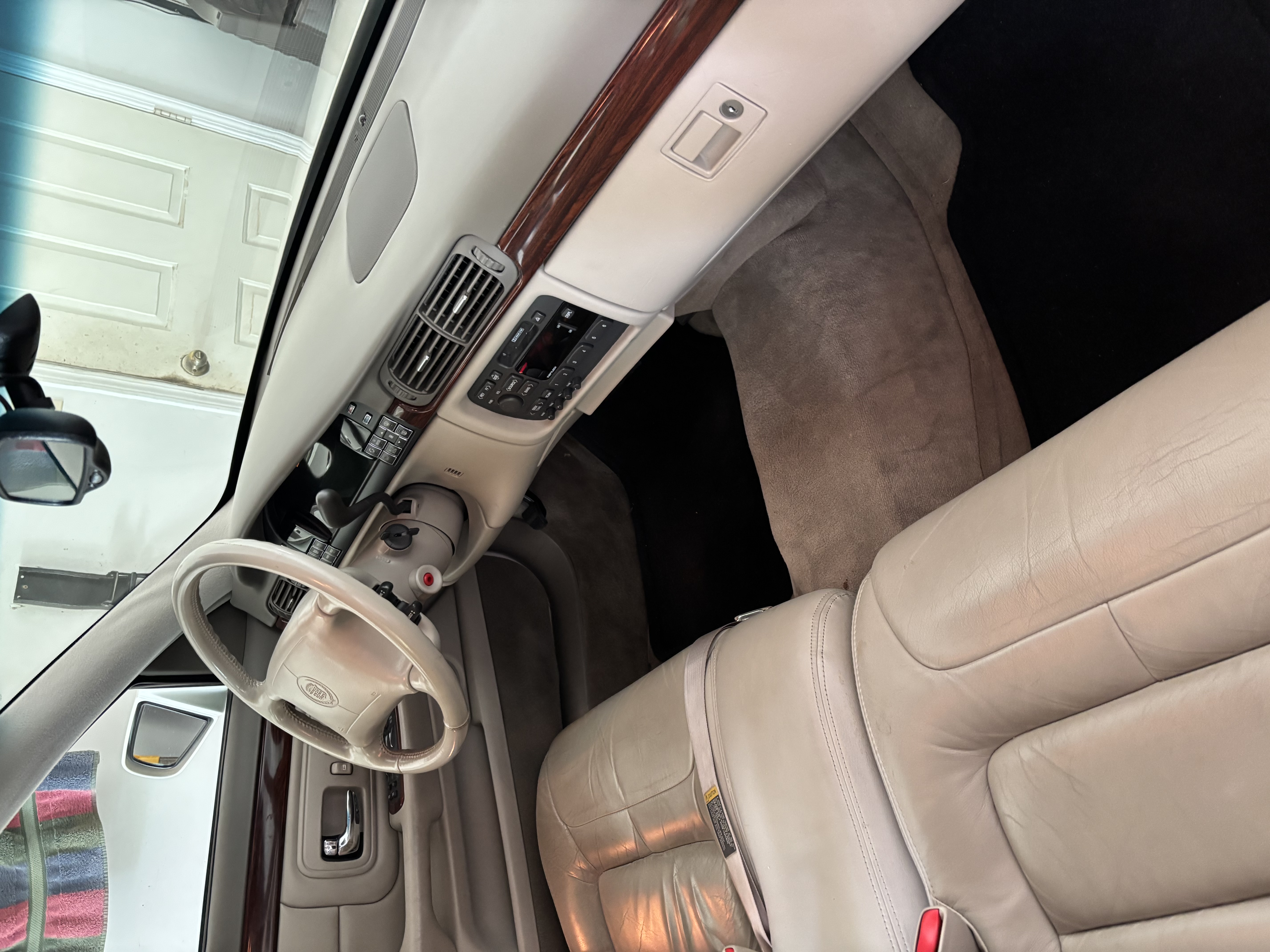 Used 1999 Cadillac De Ville w/ Comfort/Convenience Pkg FWD image 6