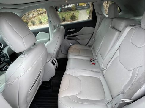 Used 2021 Jeep Cherokee Limited w/ Elite Package image 8