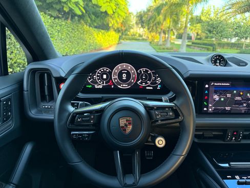 Used 2026 Porsche Cayenne GTS AWD/4WD image 11