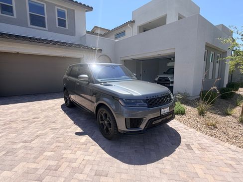 Used 2019 Land Rover Range Rover Sport HSE AWD/4WD image 6