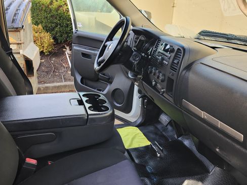 Used 2011 Chevrolet Silverado 2500 LT image 10