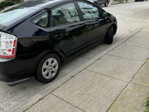 Used 2007 Toyota Prius image 2