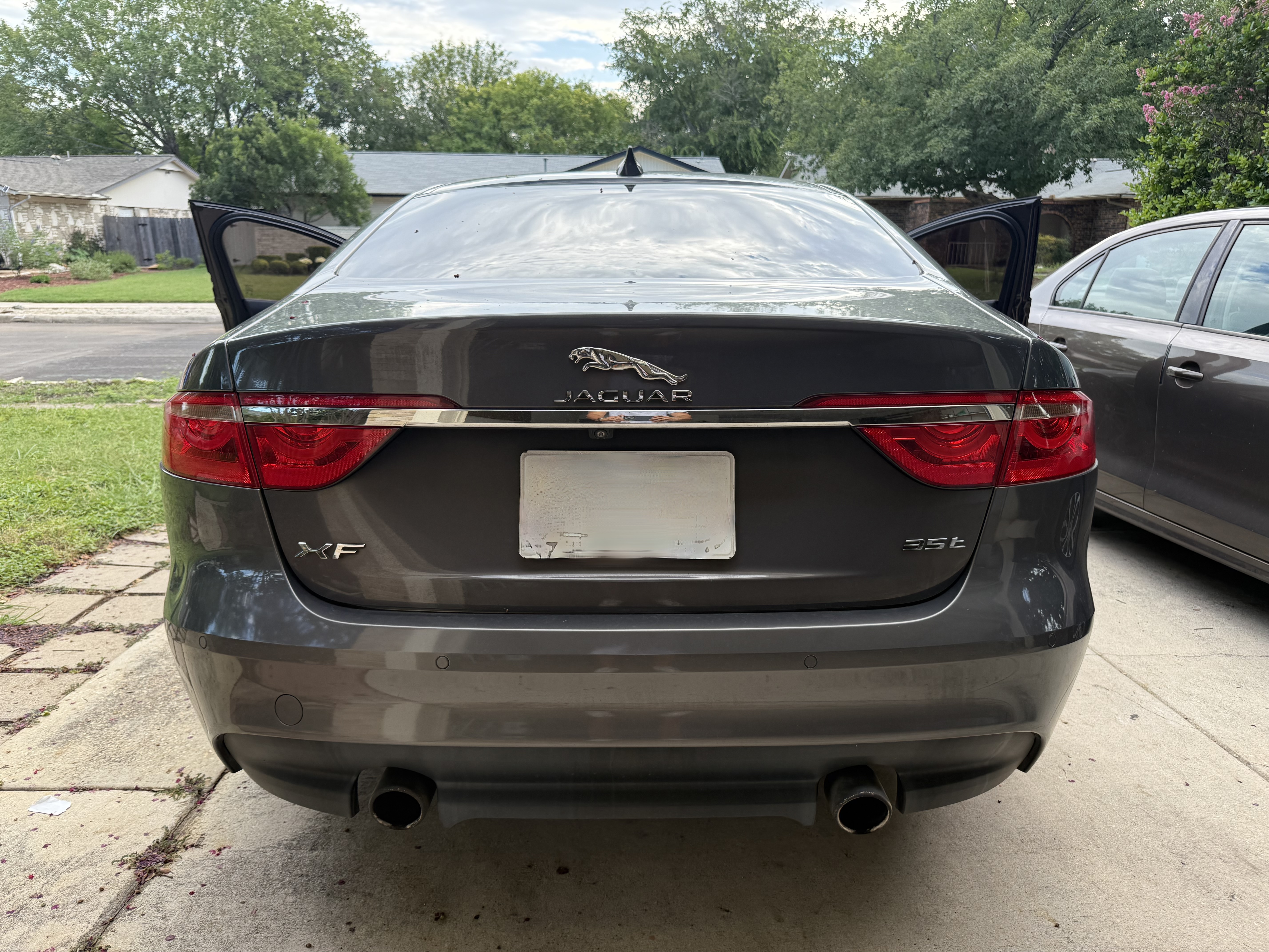 Used 2016 Jaguar XF Prestige RWD image 18