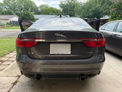 Used 2016 Jaguar XF Prestige RWD image 18