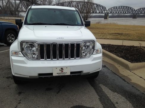 Used 2011 Jeep Liberty Limited image 4