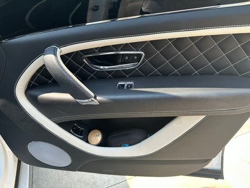 Used 2020 Bentley Bentayga Speed AWD/4WD image 9