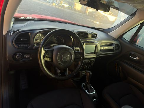 Used 2020 Jeep Renegade Altitude image 9