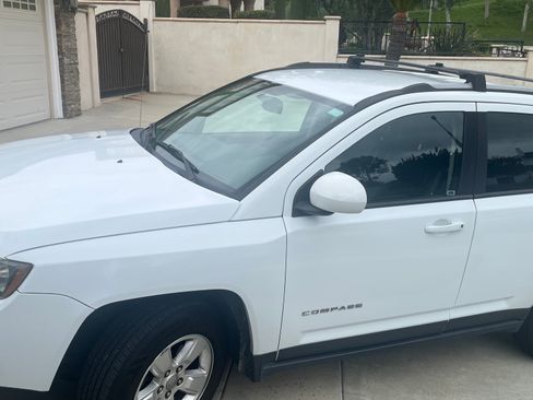 Used 2016 Jeep Compass Latitude image 5