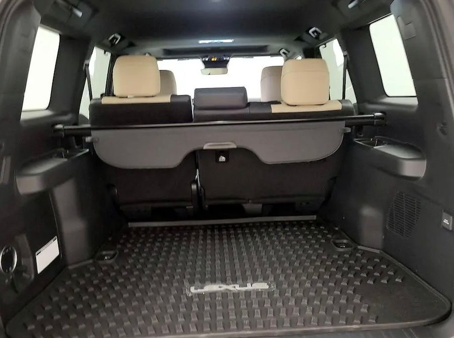 Used 2025 Lexus GX 550 w/ Accessory Package (32) AWD/4WD image 12