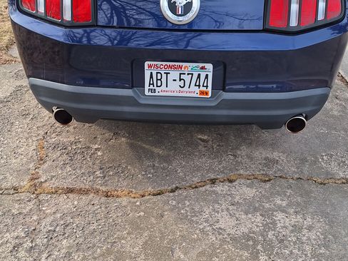 Used 2010 Ford Mustang Coupe image 8