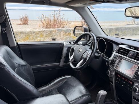 Used 2012 Toyota 4Runner Limited image 19