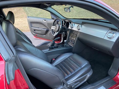 Used 2005 Ford Mustang GT Premium image 10