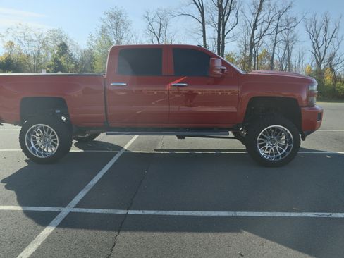 Used 2018 Chevrolet Silverado 2500 LTZ w/ Duramax Plus Package image 9