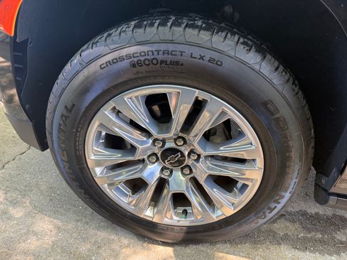 Used 2022 Chevrolet Suburban High Country image 6