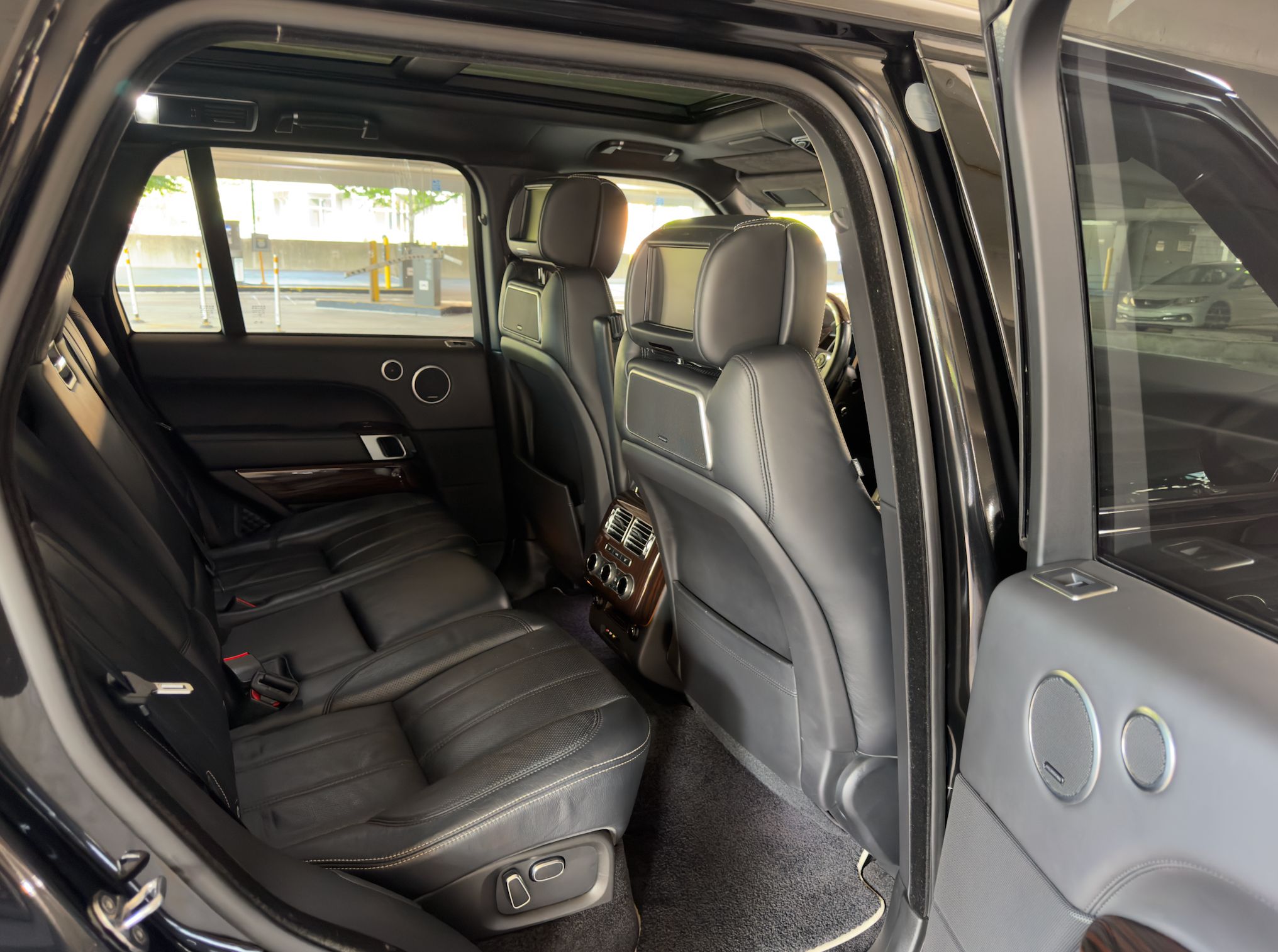 Used 2014 Land Rover Range Rover Autobiography AWD/4WD image 15