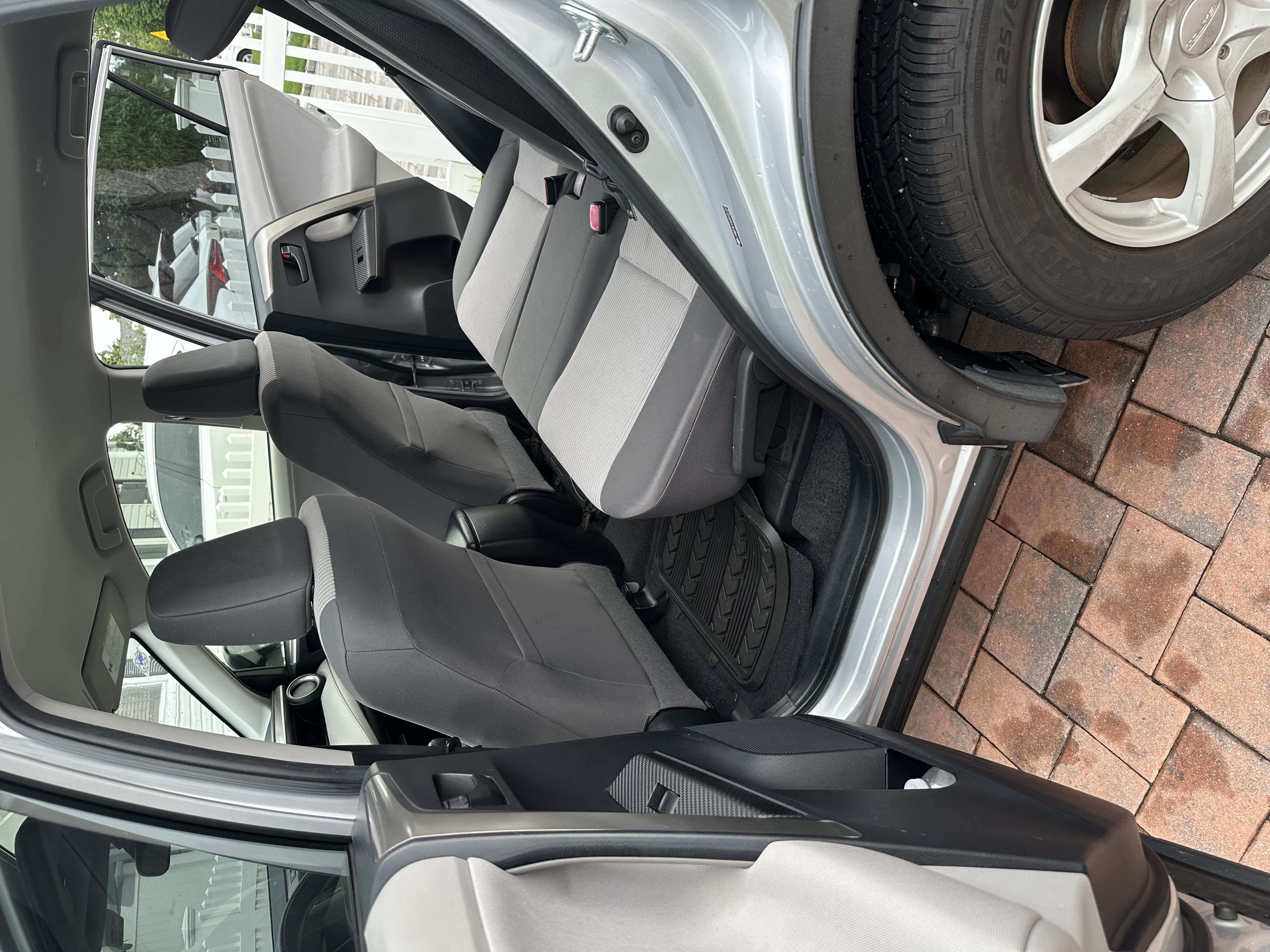 Used 2013 Toyota RAV4 LE AWD/4WD image 10