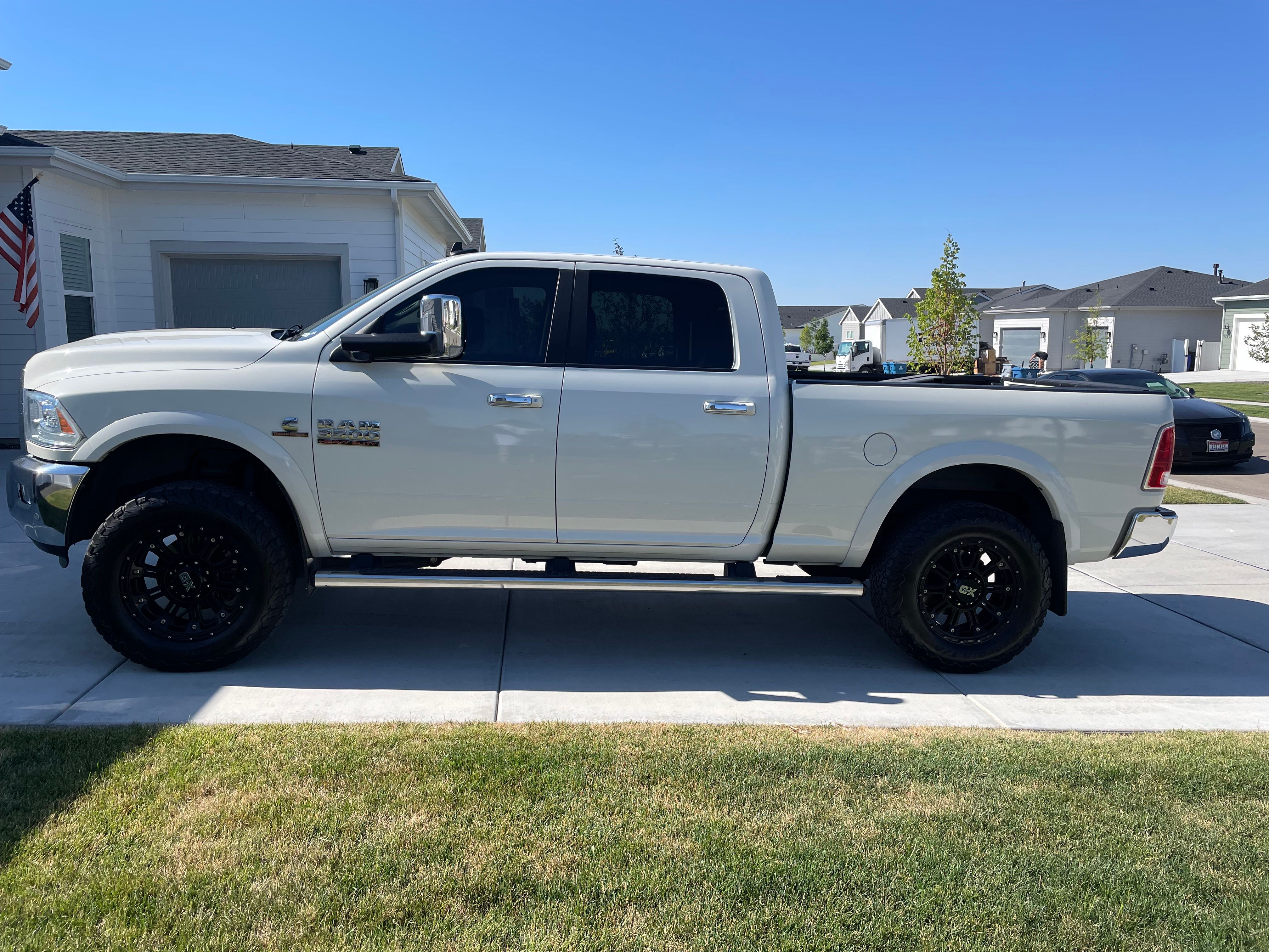 Used 2018 RAM 3500 Laramie AWD/4WD image 1