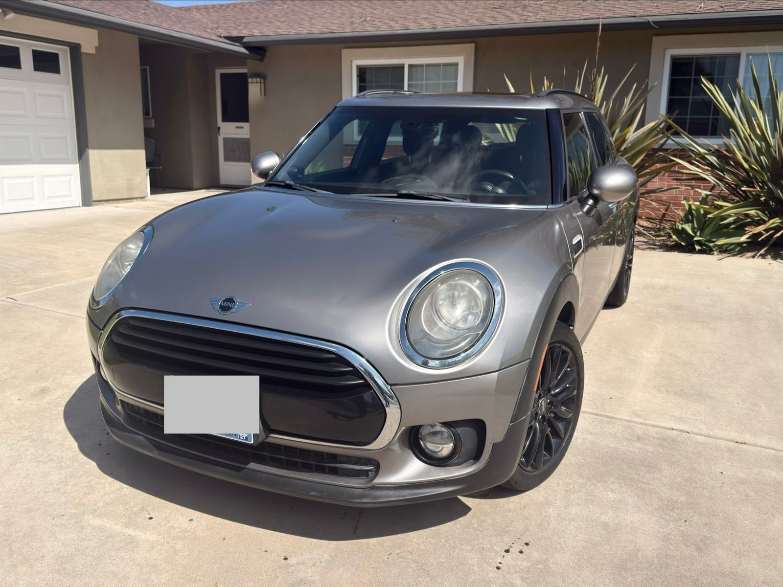 Used 2016 MINI Cooper Clubman FWD image 2
