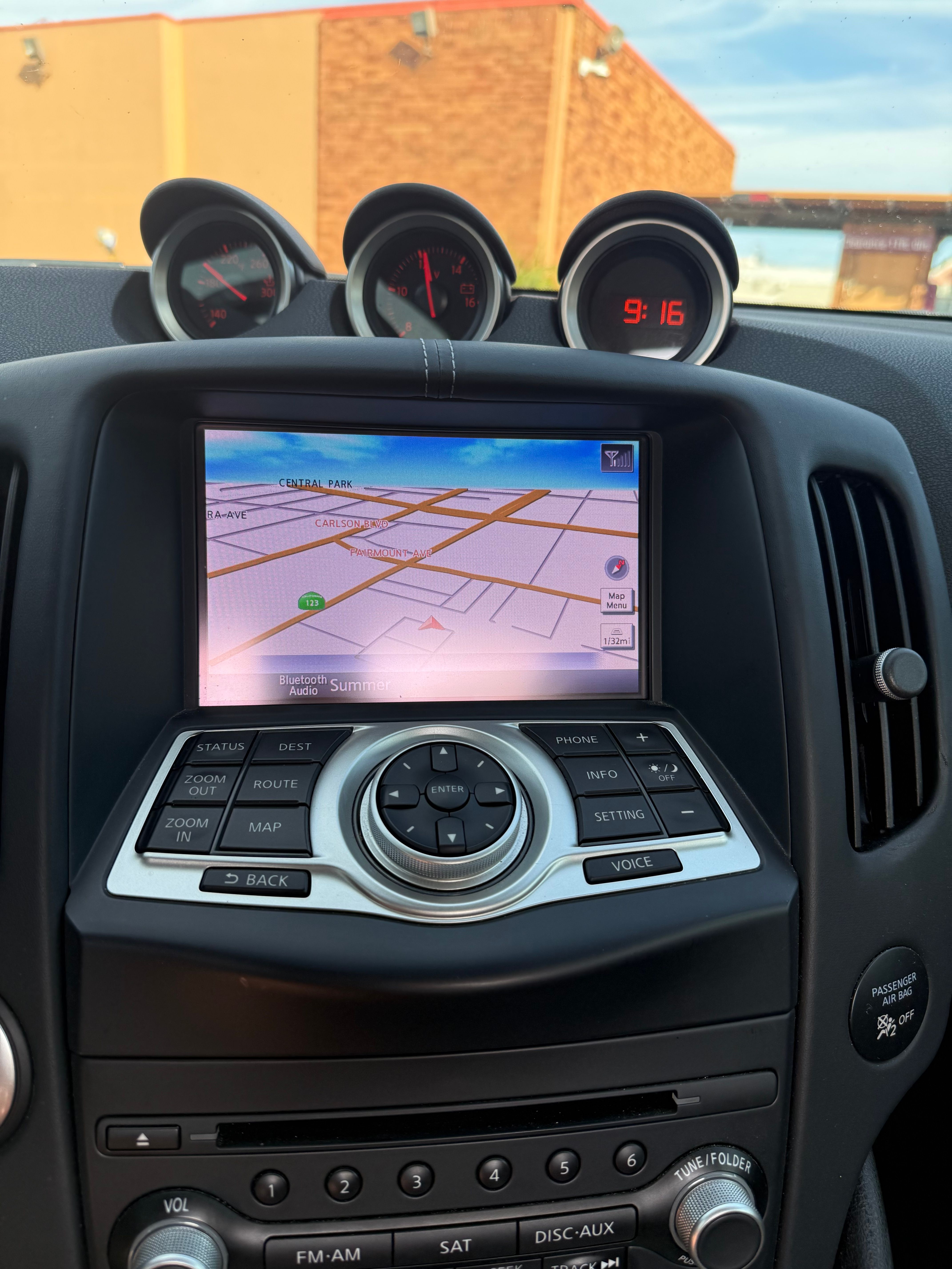 Used 2018 Nissan 370Z Coupe RWD image 14