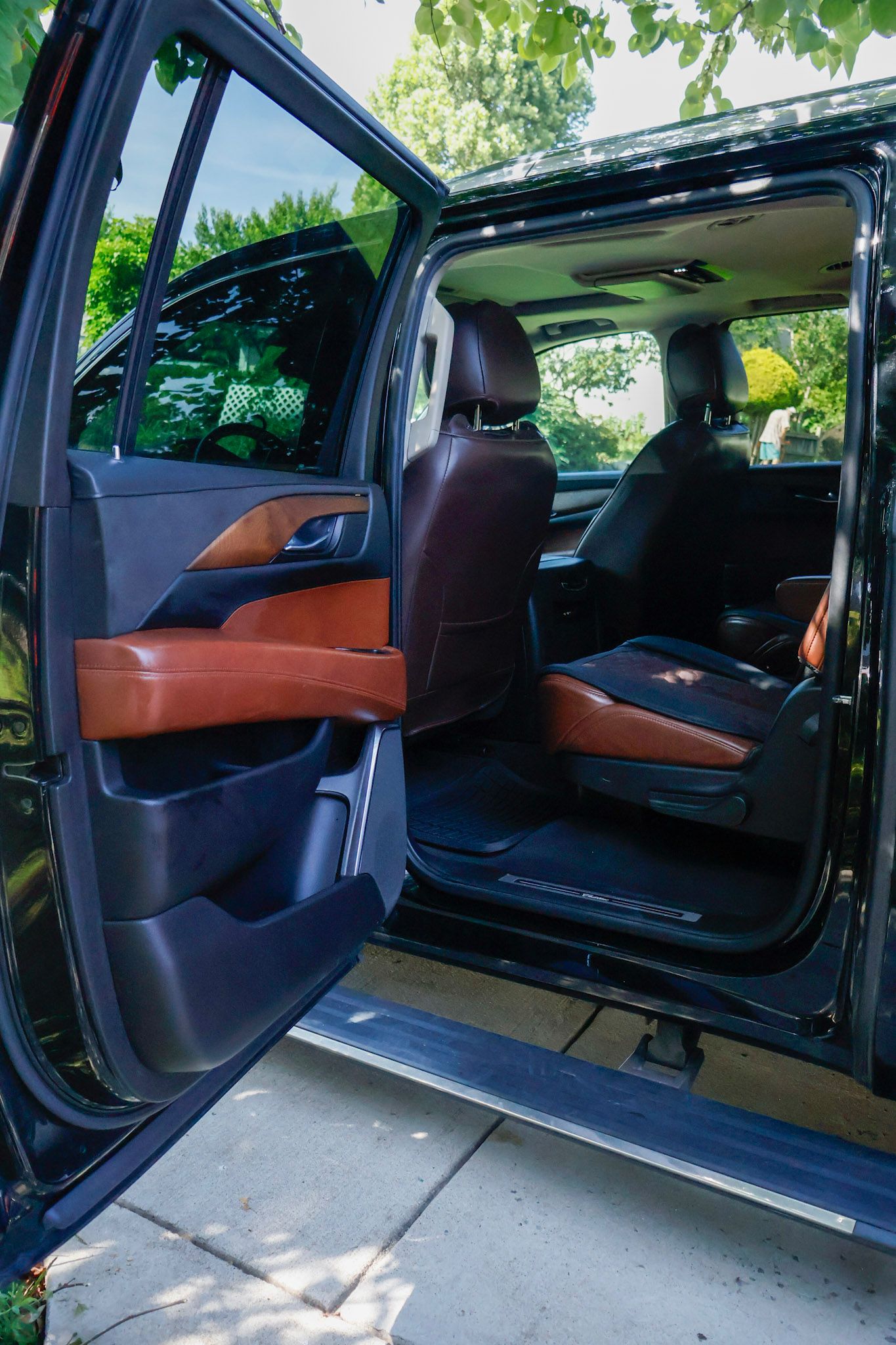 Used 2015 Cadillac Escalade ESV Premium AWD/4WD image 4
