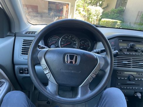 Used 2005 Honda Pilot EX image 16