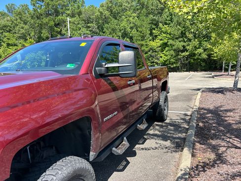 Used 2015 Chevrolet Silverado 2500 LT w/ Z71 Package, Off-Road AWD/4WD image 4