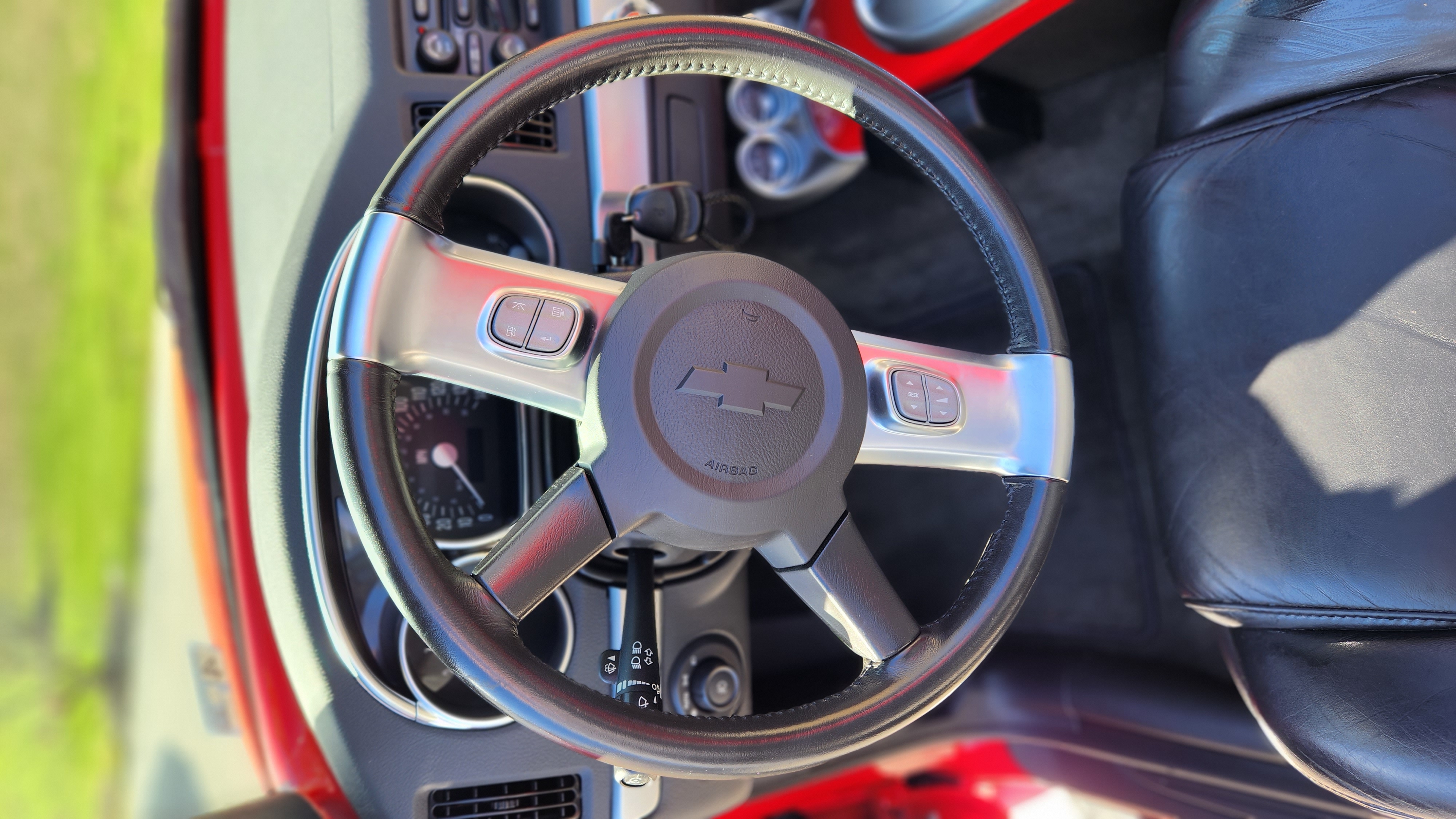 Used 2005 Chevrolet SSR w/ Preferred Equipment Group RWD image 20