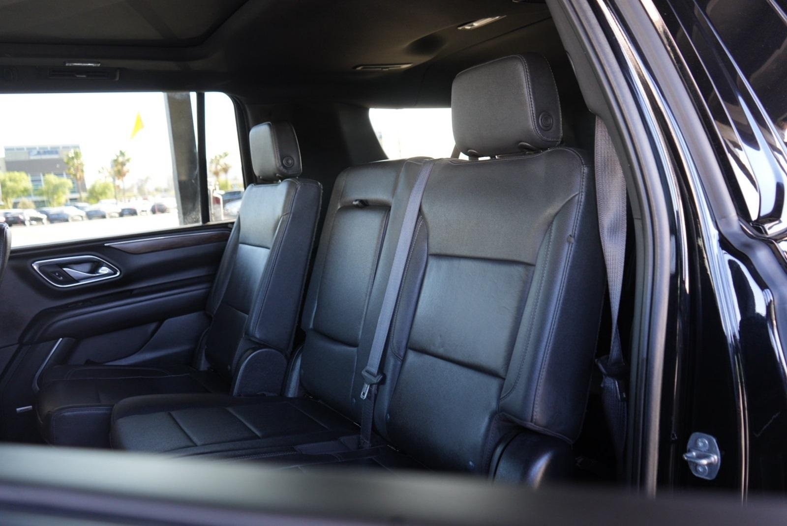 Used 2023 Chevrolet Suburban LT RWD image 10