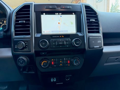 Used 2018 Ford F150 XLT w/ Equipment Group 302A Luxury AWD/4WD image 6