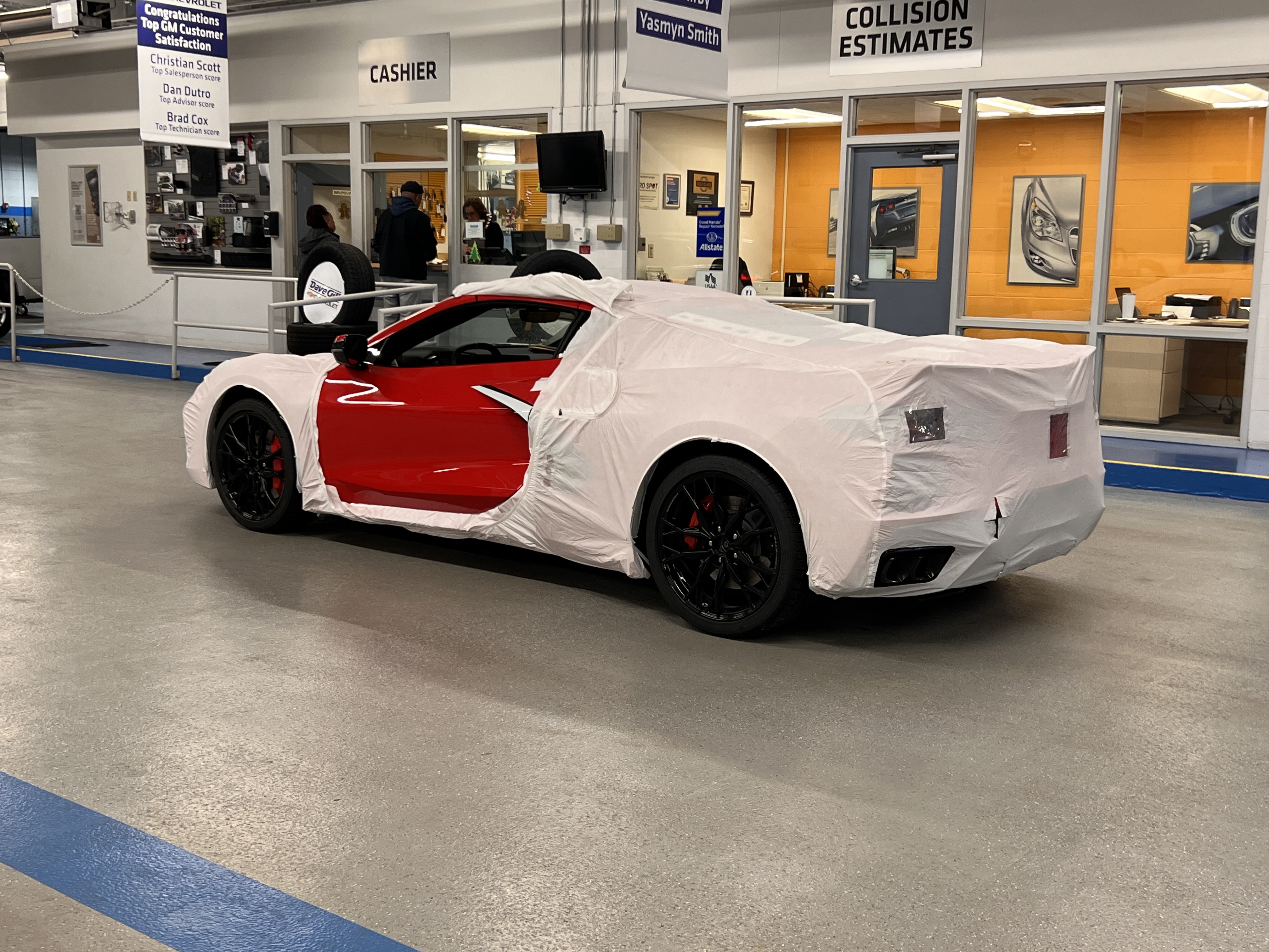 Used 2024 Chevrolet Corvette Stingray Preferred Cpe w/ Z51 Performance Package RWD image 4